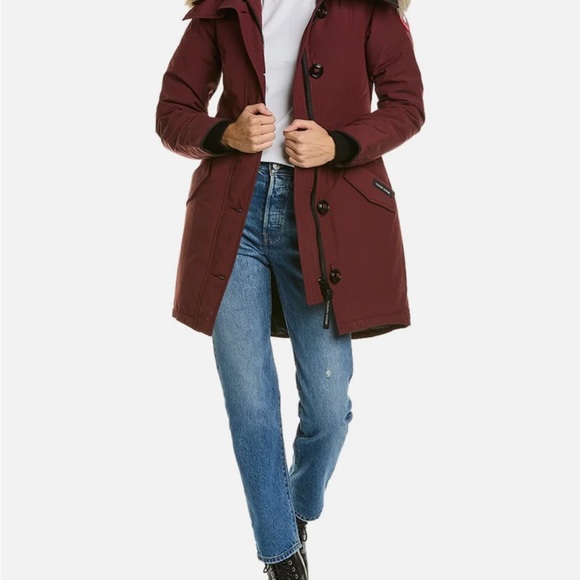 Canada Goose Rossclair down parka in size xs colour as shown in photo (burgundy) - Picture 3 of 4